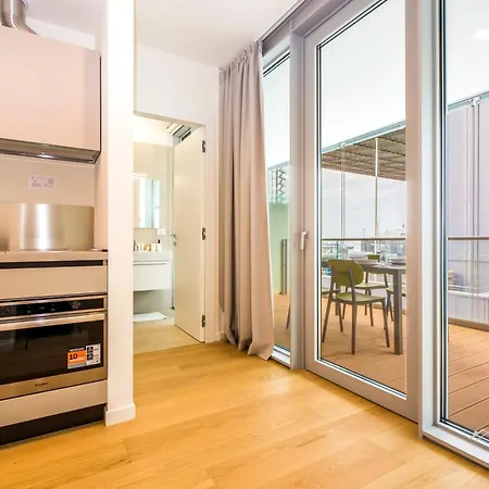 Waterfront Luxury Studio, Free Parking, Ac, Netflix & Wifi By Tilo Lux * ג'נובה