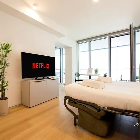 Waterfront Luxury Studio, Free Parking, Ac, Netflix & Wifi By Tilo Lux Appartement