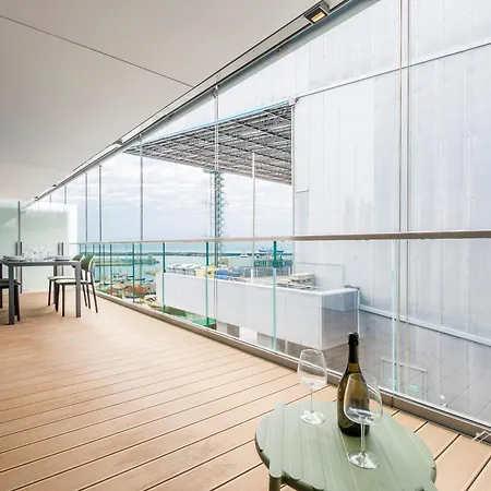 Waterfront Luxury Studio, Free Parking, Ac, Netflix & Wifi By Tilo Lux * جنوة