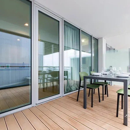 Apartman Waterfront Luxury Studio, Free Parking, Ac, Netflix & Wifi By Tilo Lux