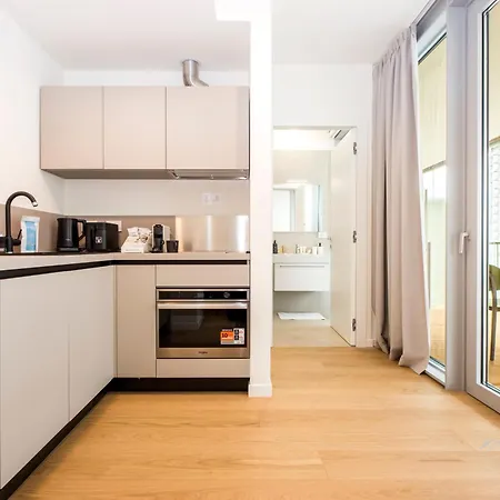 Apartman Waterfront Luxury Studio, Free Parking, Ac, Netflix & Wifi By Tilo Lux