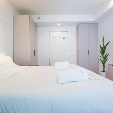 Waterfront Luxury Studio, Free Parking, Ac, Netflix & Wifi By Tilo Lux Apartment Genoa