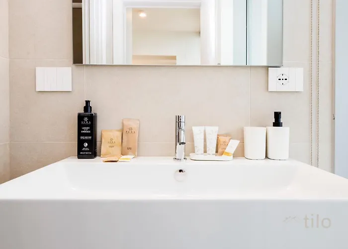 Waterfront Luxury Studio, Free Parking, Ac, Netflix & Wifi By Tilo Lux Apartament Genua